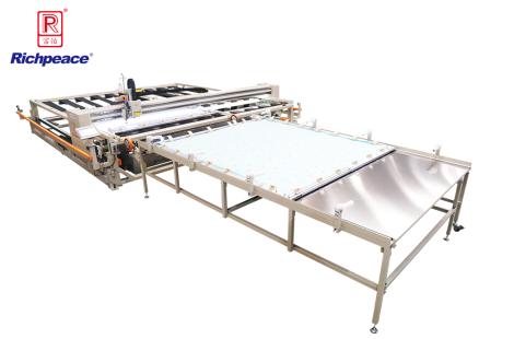 星空框式电脑绗缝机（撑布带机型）-法式上料台