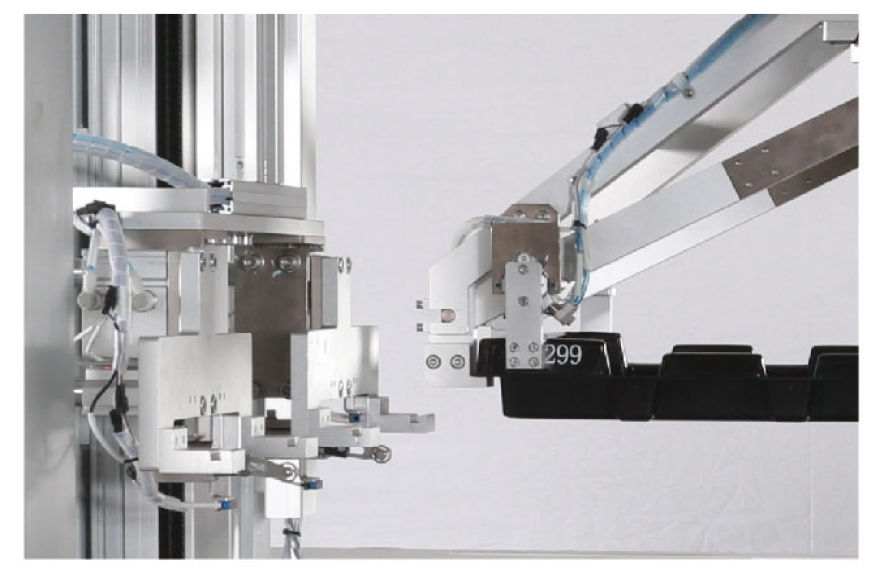 星空汽车天窗卷阳帘码垛站
