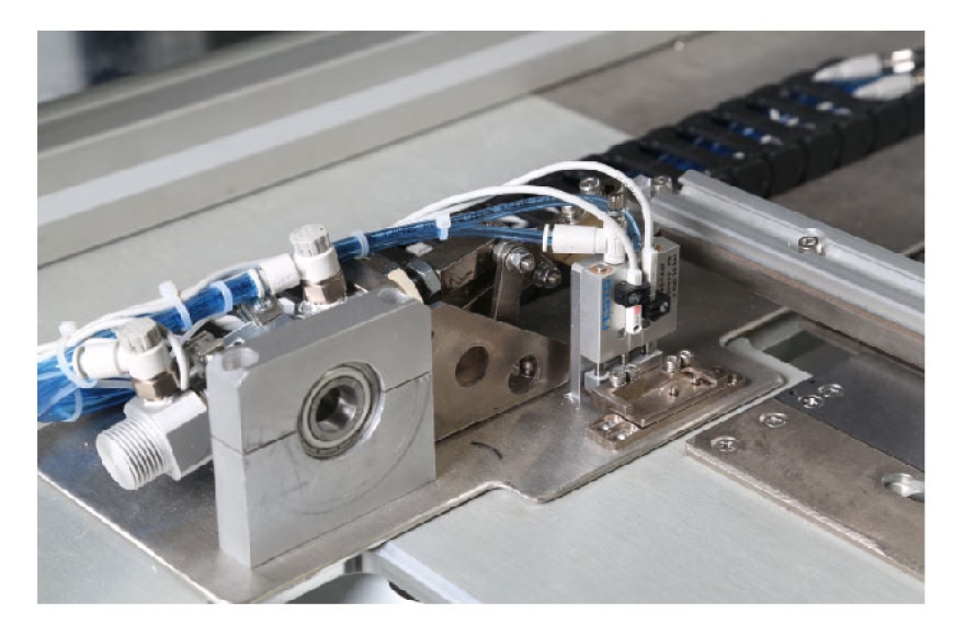 星空汽车天窗卷阳帘前边缝纫机