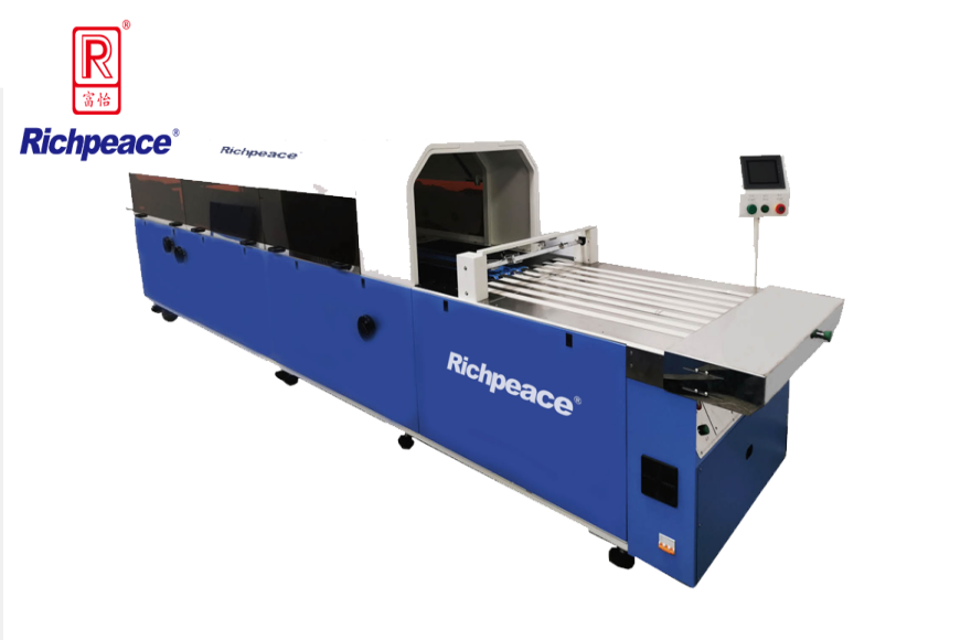 星空防护服折叠包装机