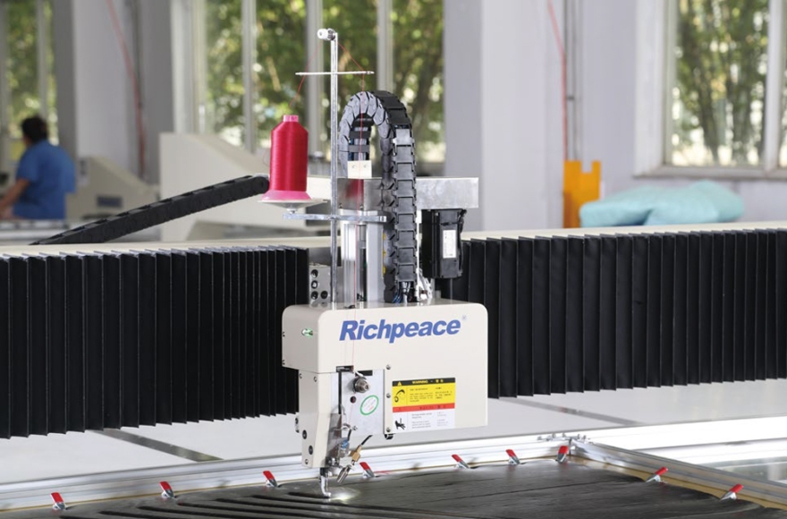 星空全自动大面积皮革缝纫机