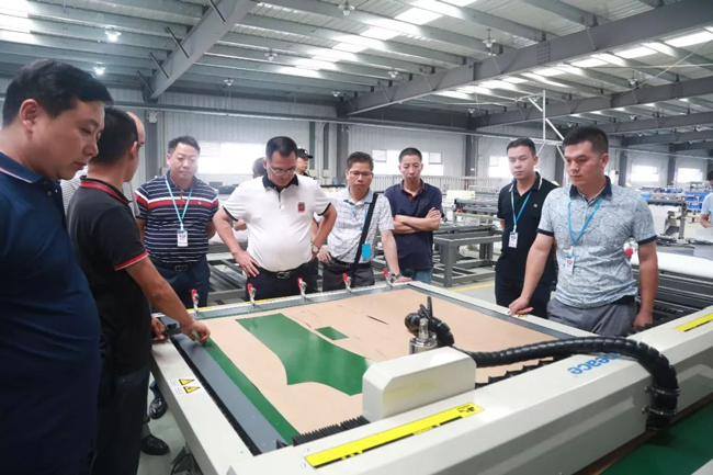 星空讲师讲解现代化版房的应用 5.jpg