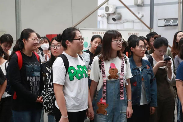 参观星空缝纫机车间 参观星空缝纫机车间