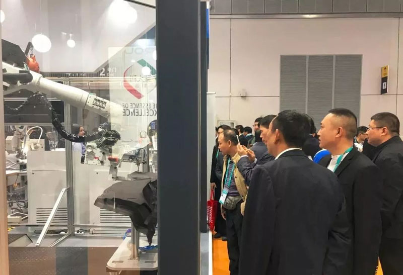 国内外诸多参观者的涌入 国内外诸多参观者的涌入