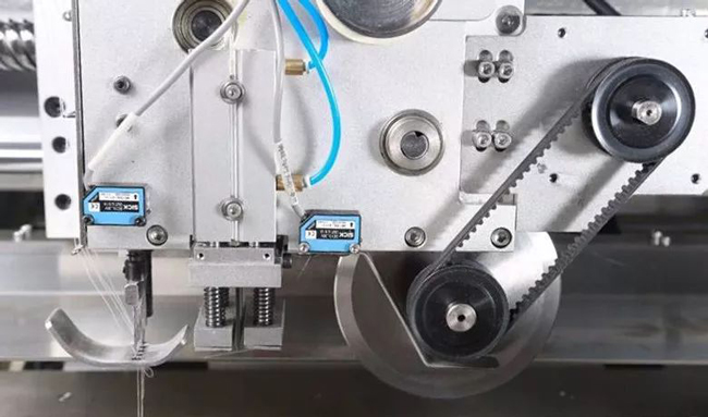 星空电脑全自动四边缝纫机横缝