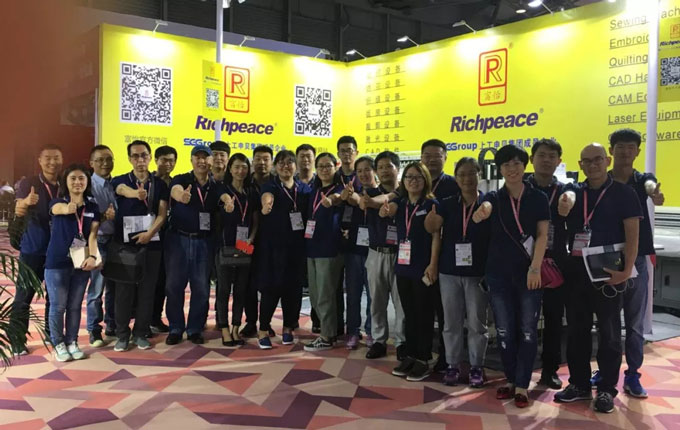 星空团队在中国家具博览会